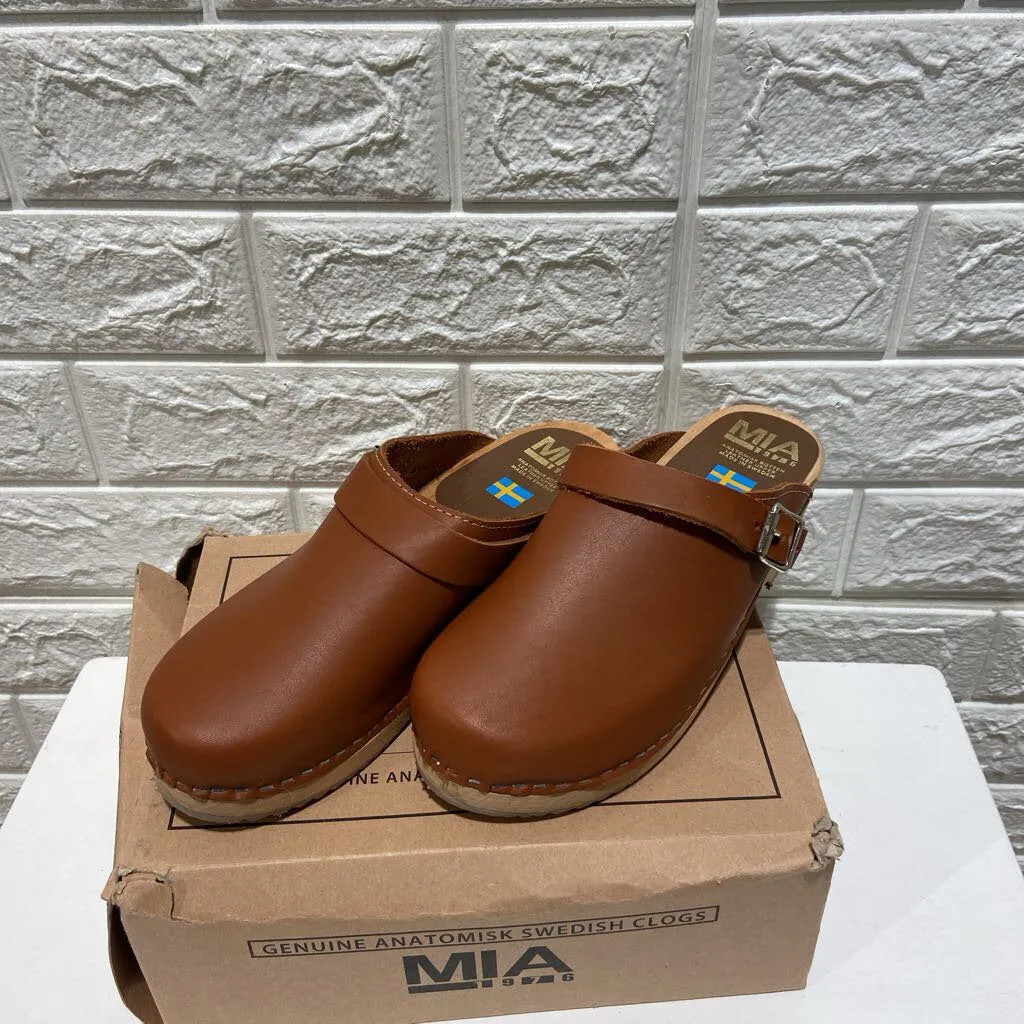 Alma Luggage Leather Buckle Clogs NIB