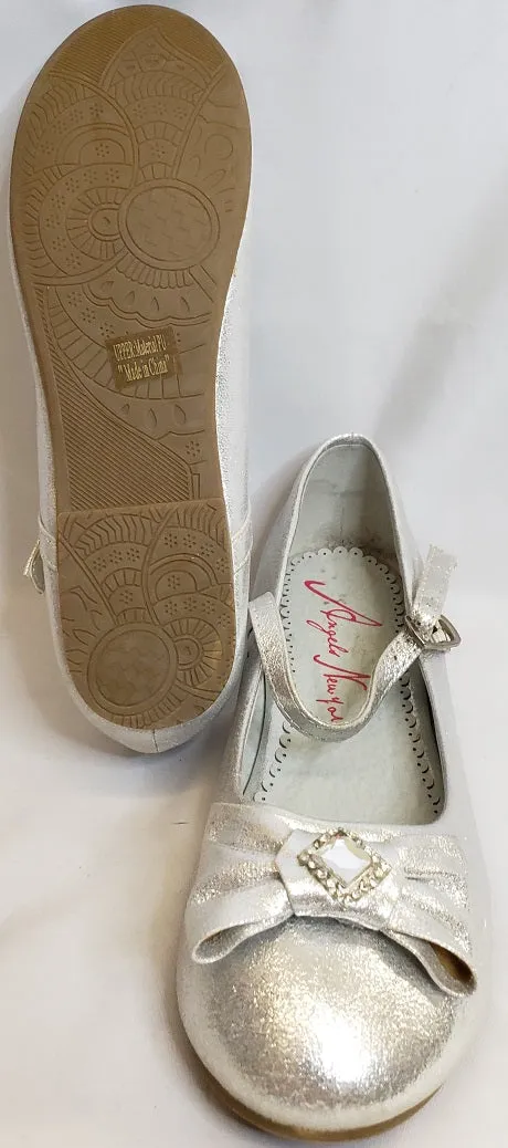 Chloe -- Girl's Dress Shoe -- Silver Glitter