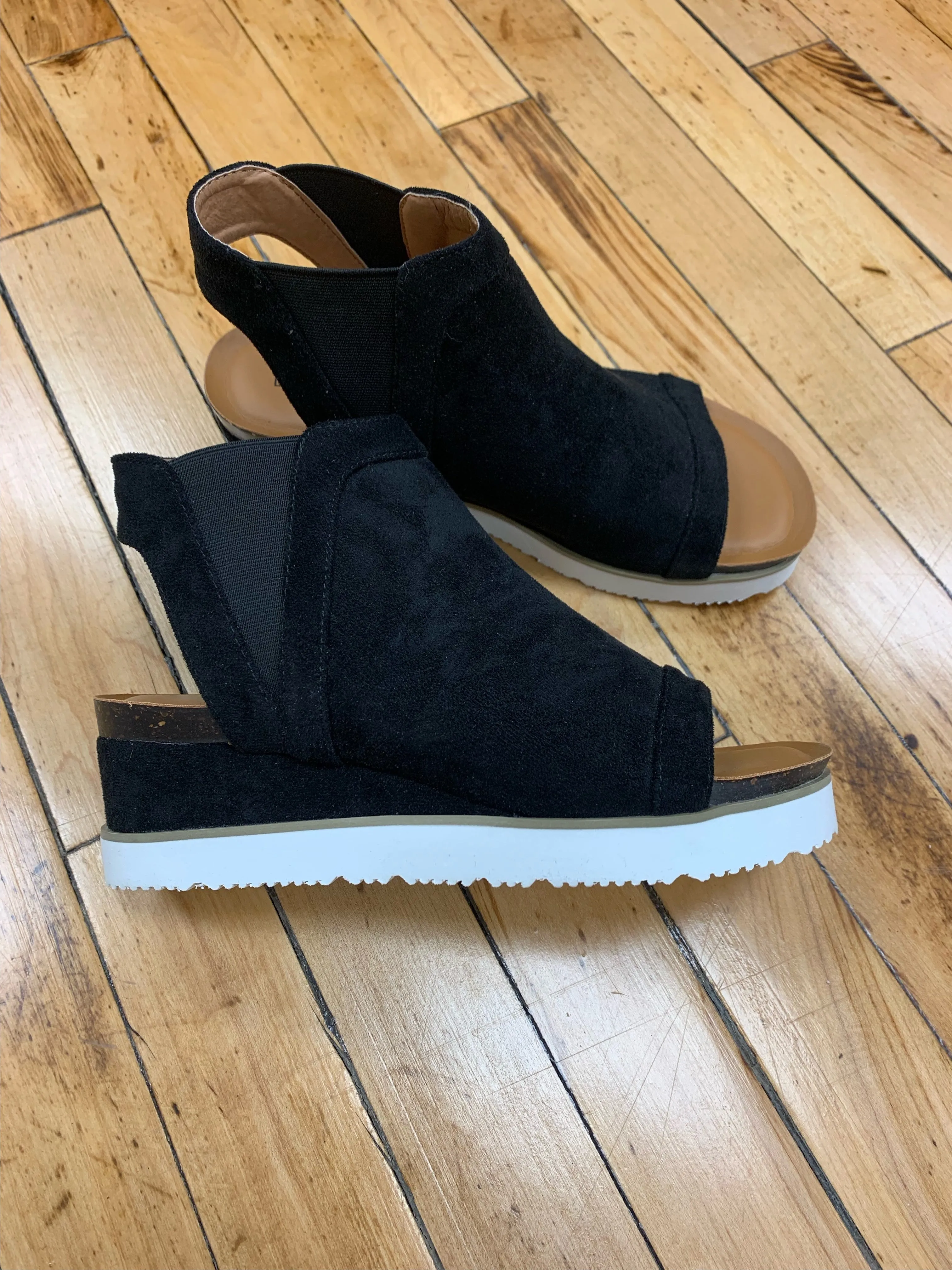 Easy Living Corkys - Black